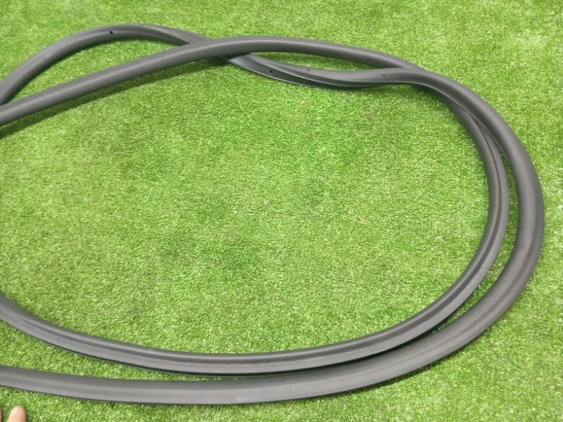 Уплотнитель двери