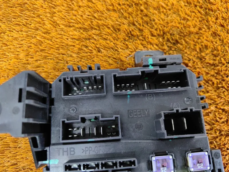 Блок предохранителей