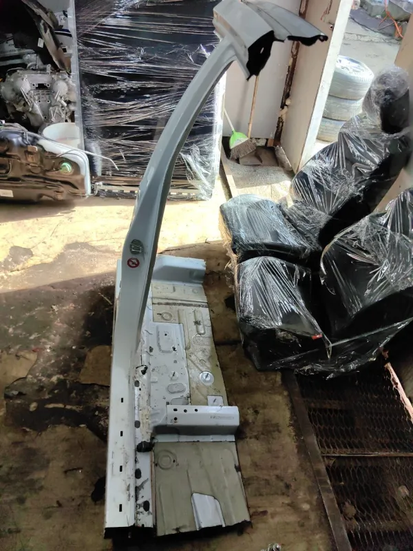 Порог с центральной стойкой