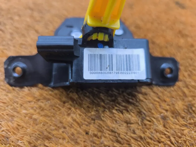 Замок багажника