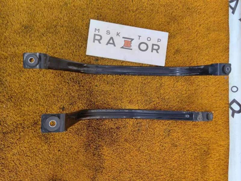 Крепление топливного бака