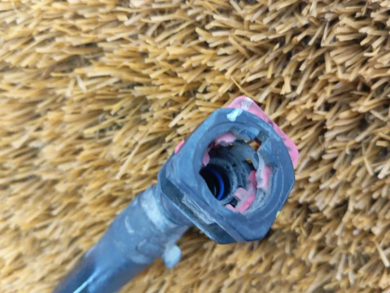 Трубка топливная