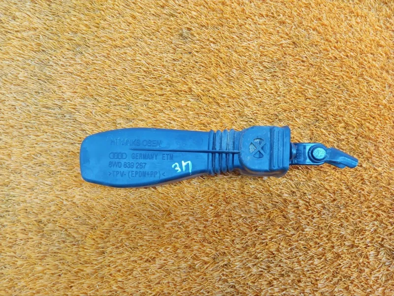 Ограничитель двери