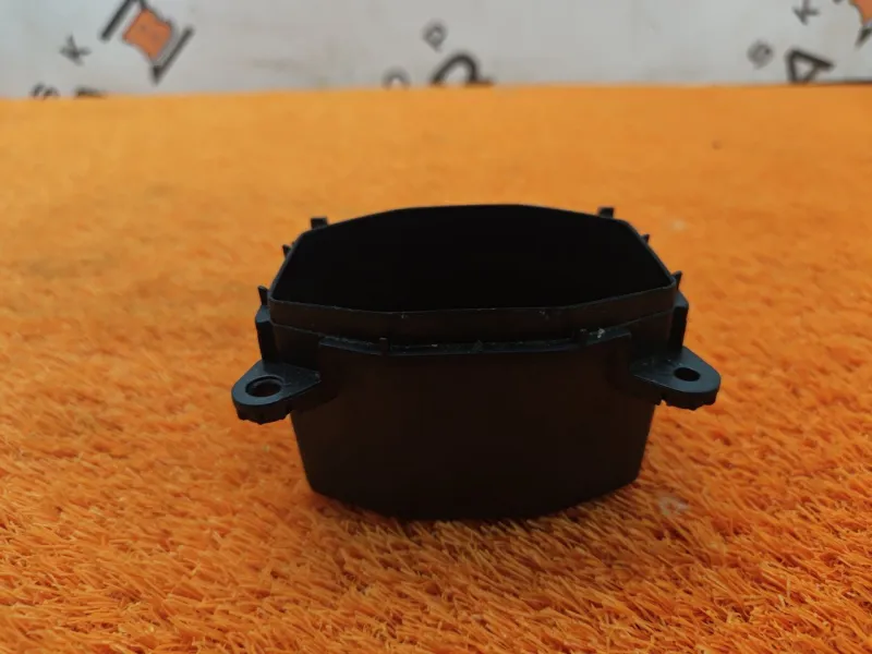 Лоток центральной консоли