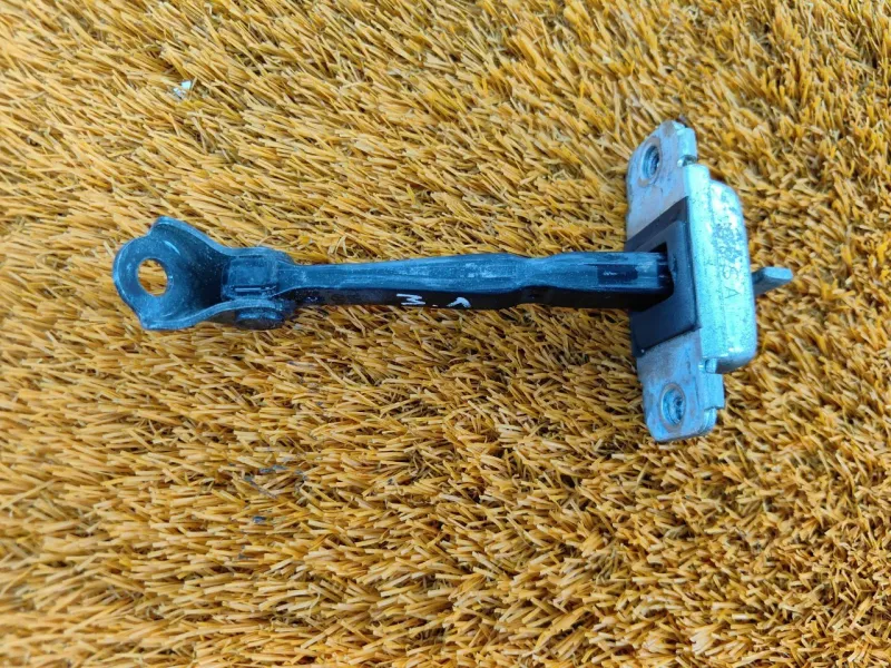 Ограничитель двери