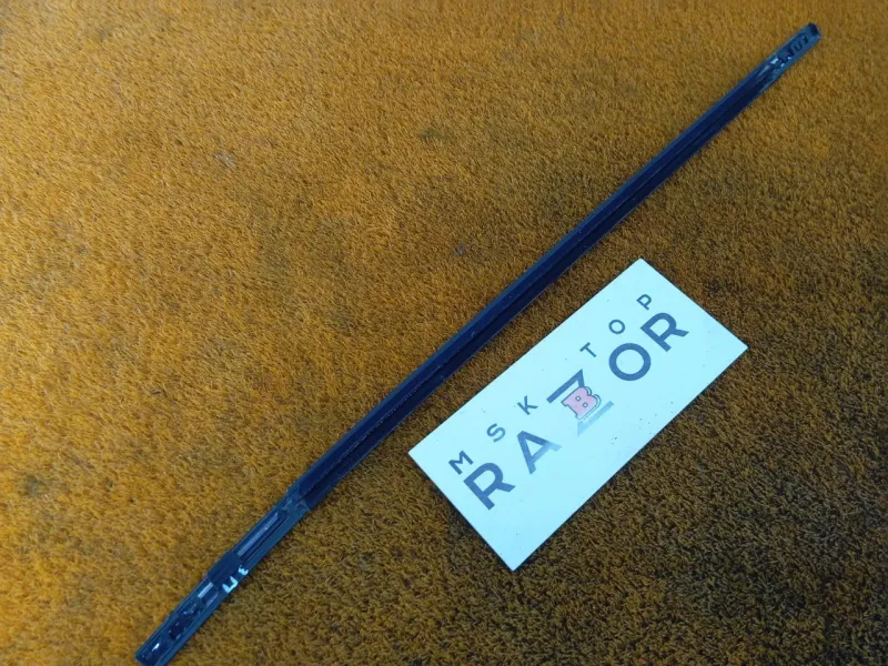 Уплотнитель стекла двери