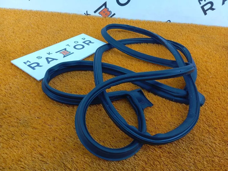 Уплотнитель двери