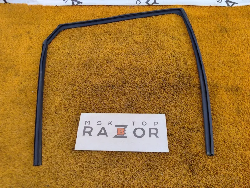 Уплотнитель стекла двери