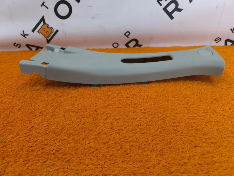 Обшивка центральной стойки