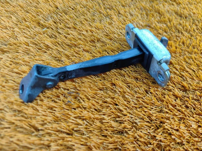 Ограничитель двери