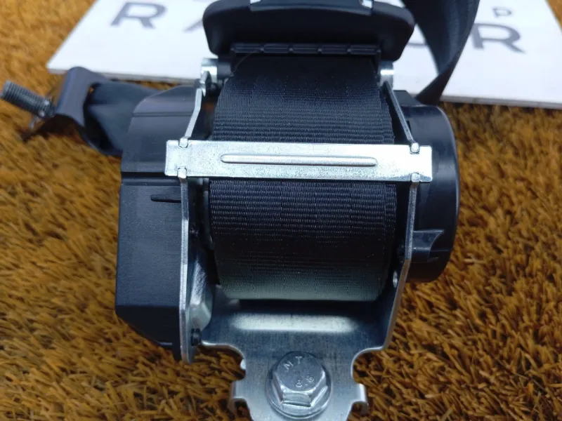 Ремень безопасности