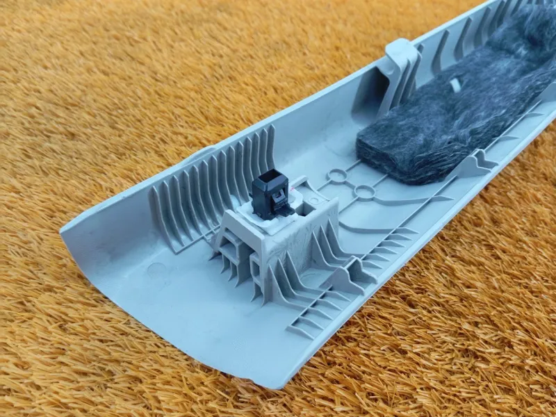 Накладка на стойку кузова