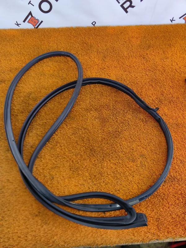 Уплотнитель двери