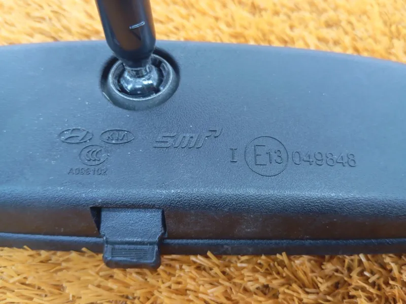 Зеркало заднего вида