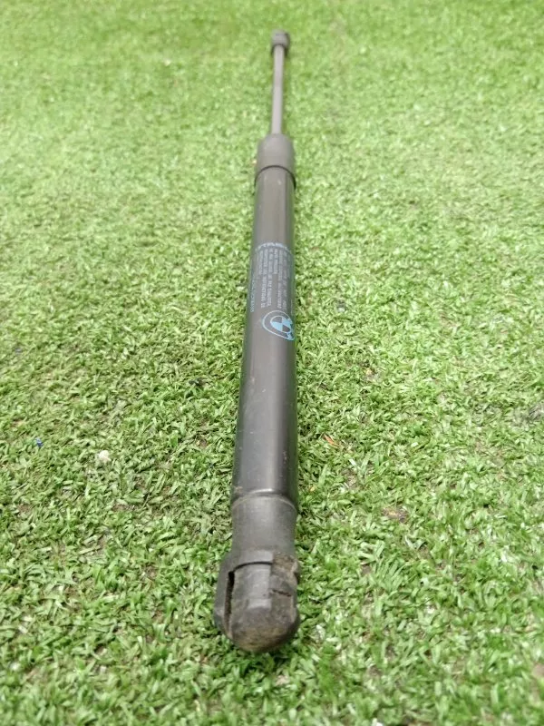 Амортизатор багажника