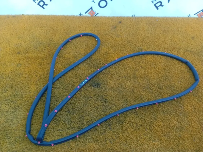 Уплотнитель двери