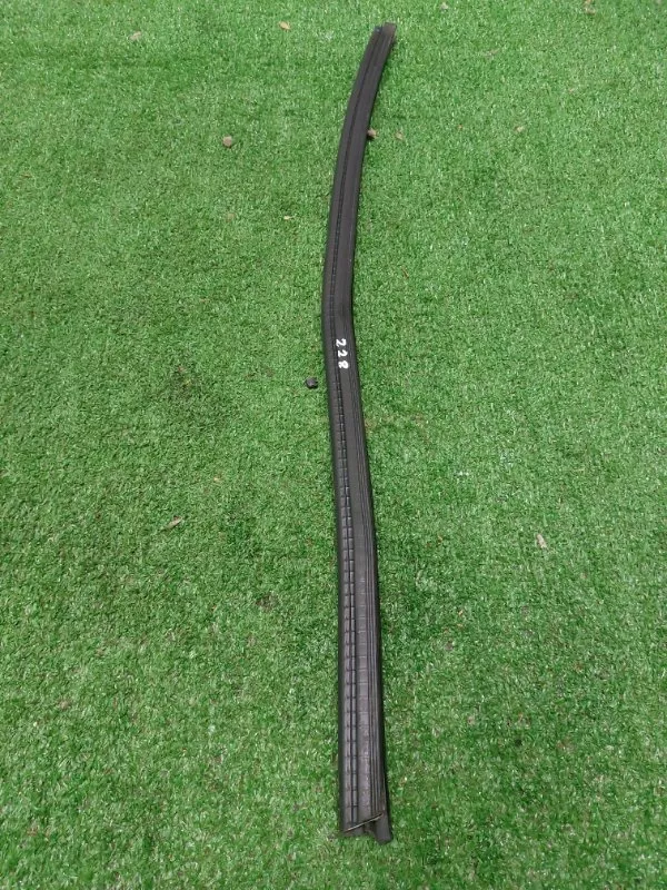 Молдинг стекла