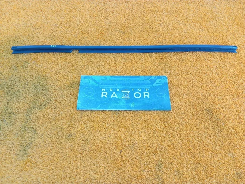 Уплотнитель стекла двери