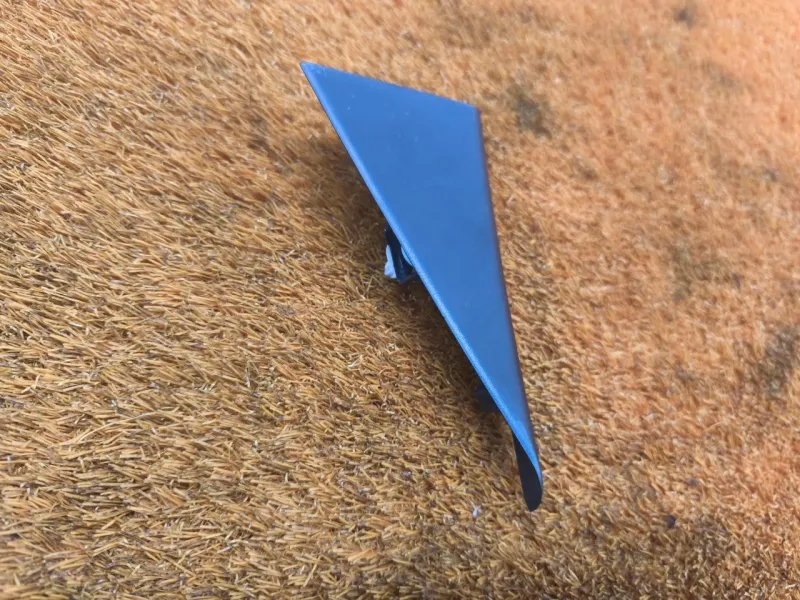 Уголок двери