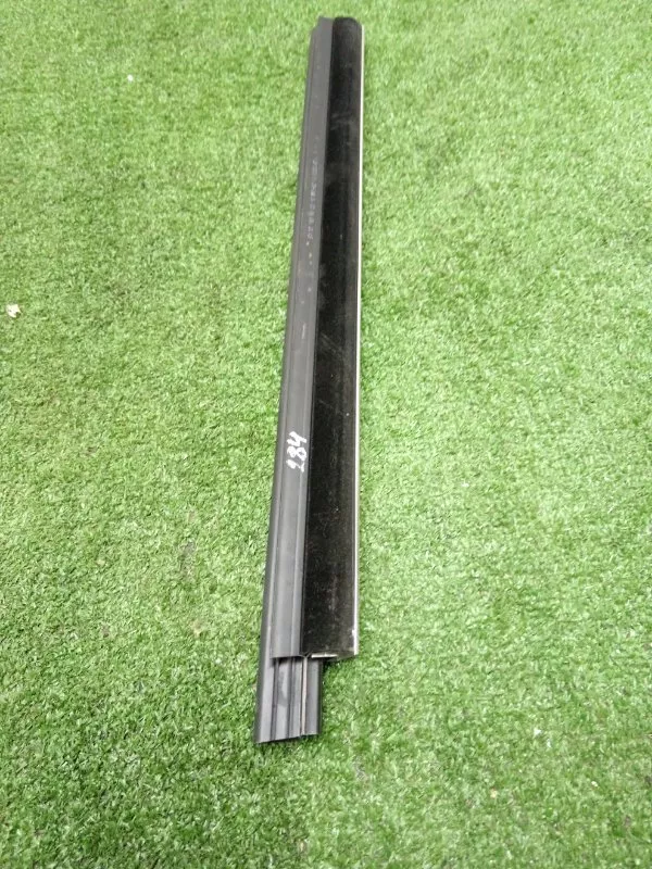 Уплотнитель стекла двери