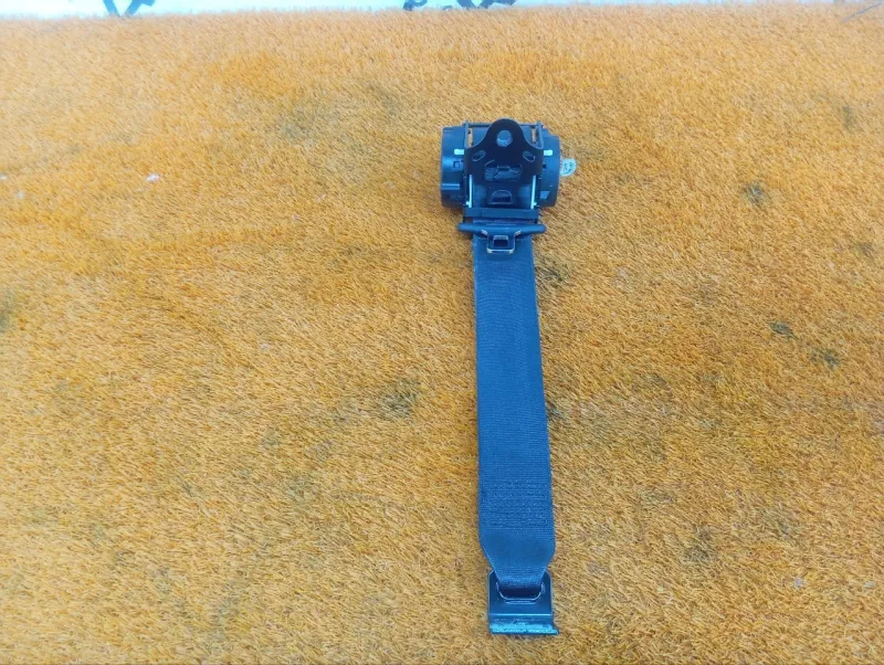 Ремень безопасности