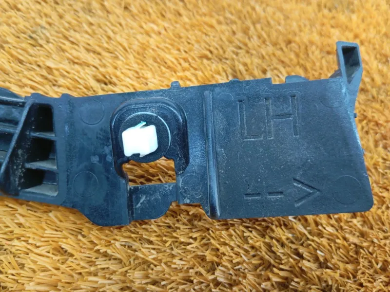 Крепление бампера