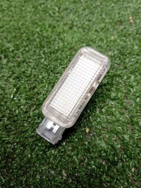 Плафон подсветки багажника