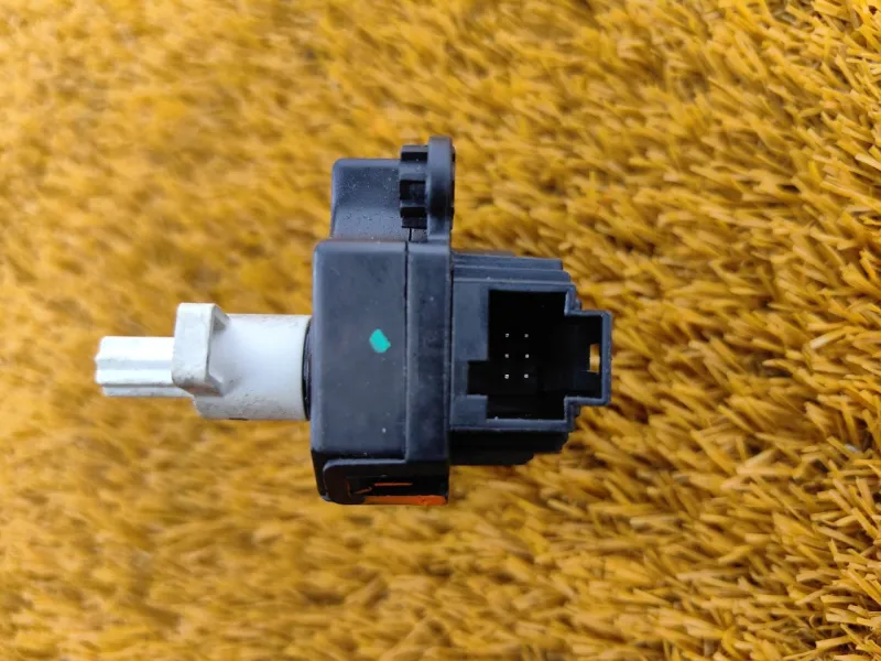 Моторчик заслонки печки