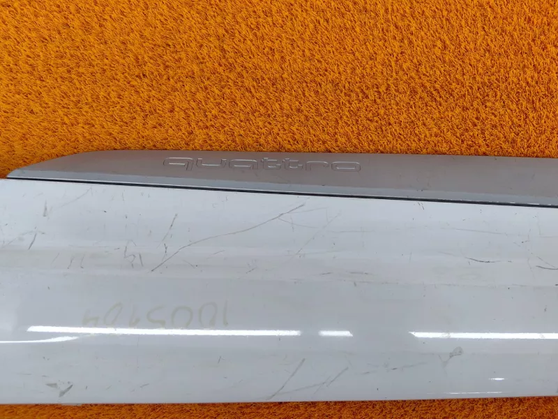 Накладка двери Audi Q7 2019 4M0853970F, задняя правая