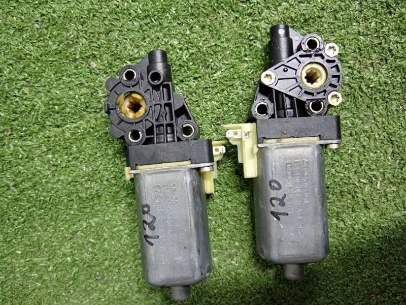 Моторчик шторки двери