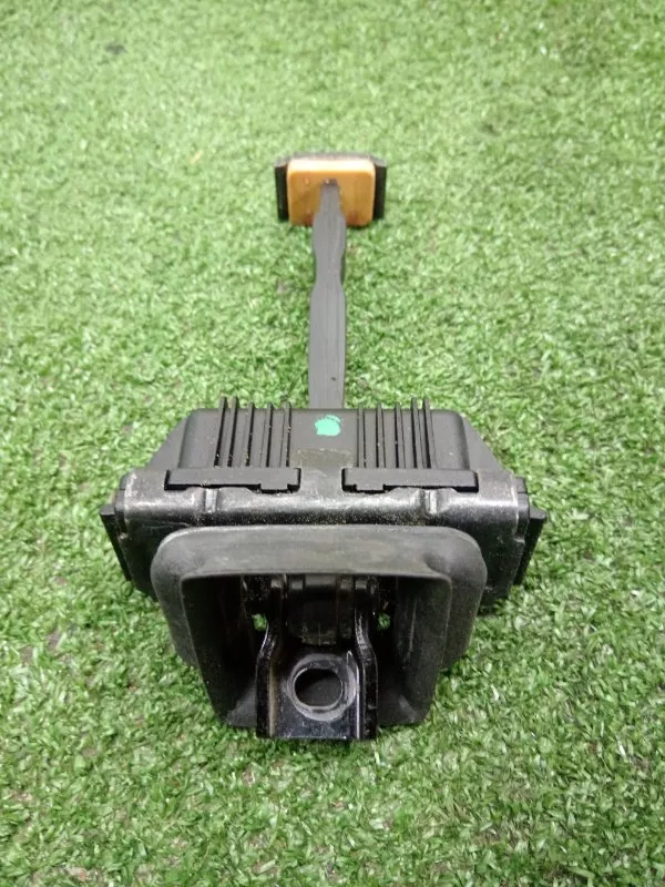 Ограничитель двери