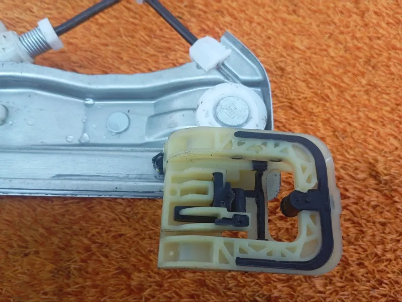 Стеклоподъемник