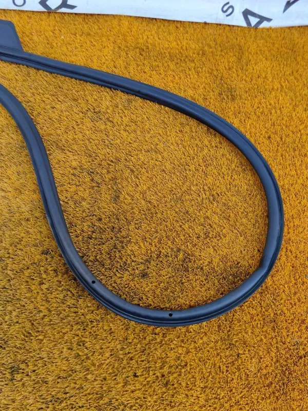 Уплотнитель двери