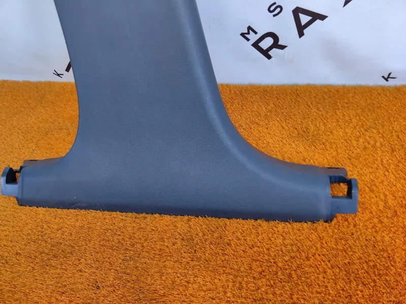 Обшивка центральной стойки