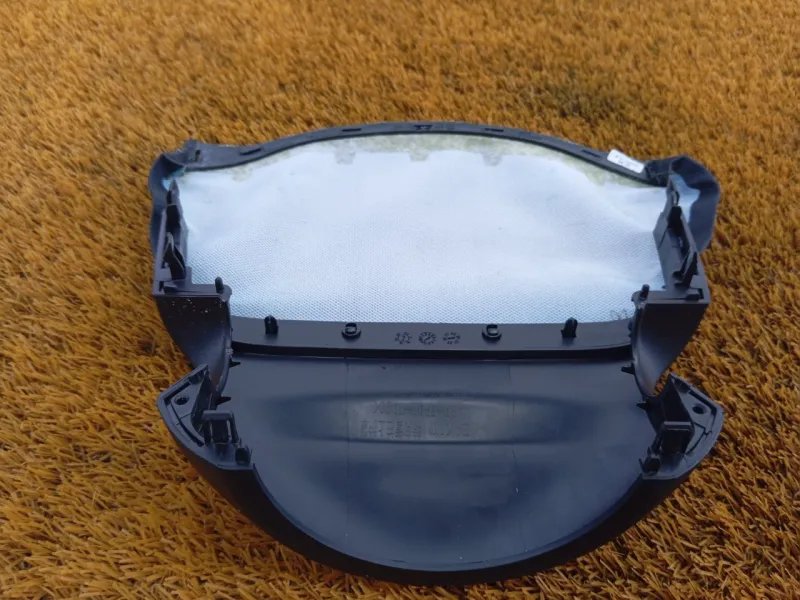 Кожух рулевой колонки