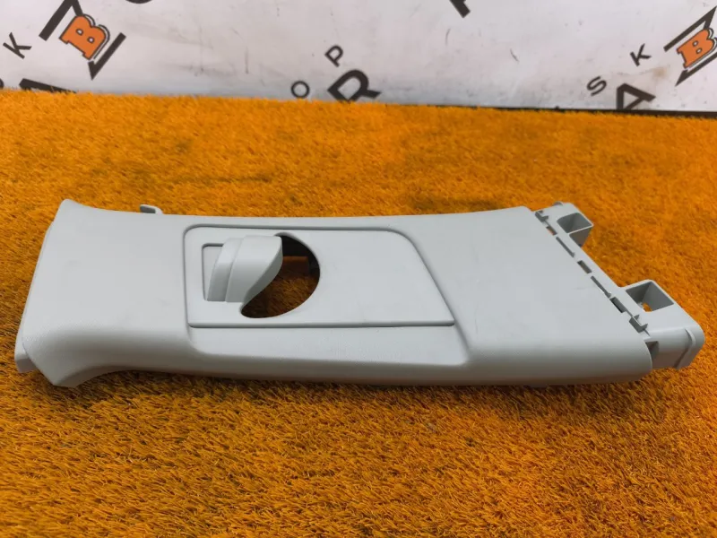 Обшивка центральной стойки