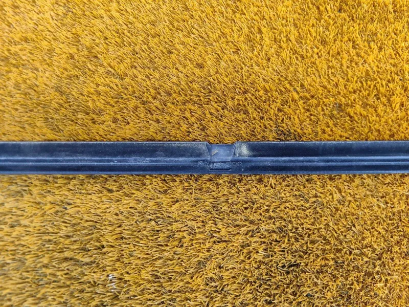 Уплотнитель стекла двери