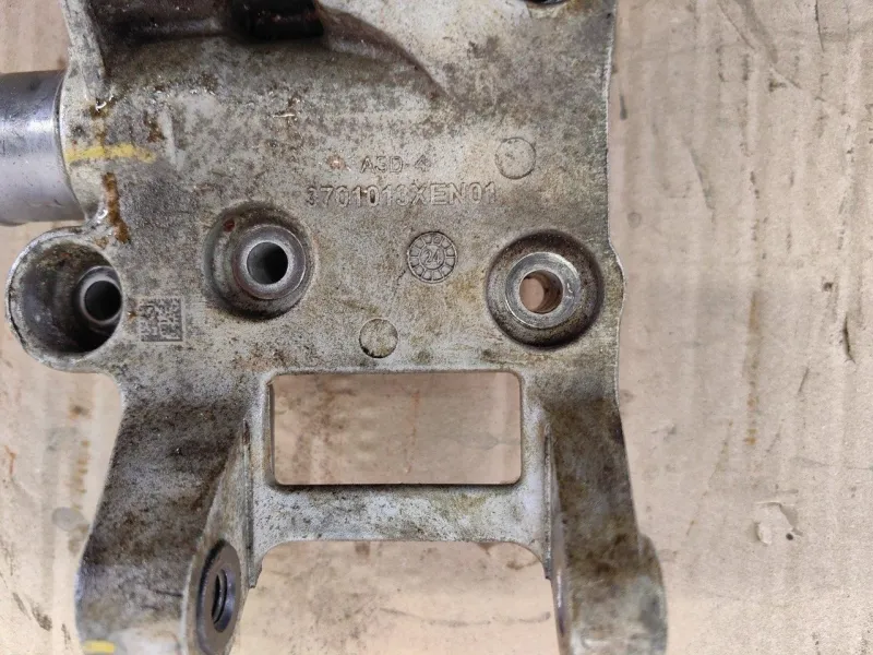 Кронштейн генератора