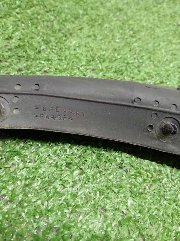 Уплотнитель стекла двери