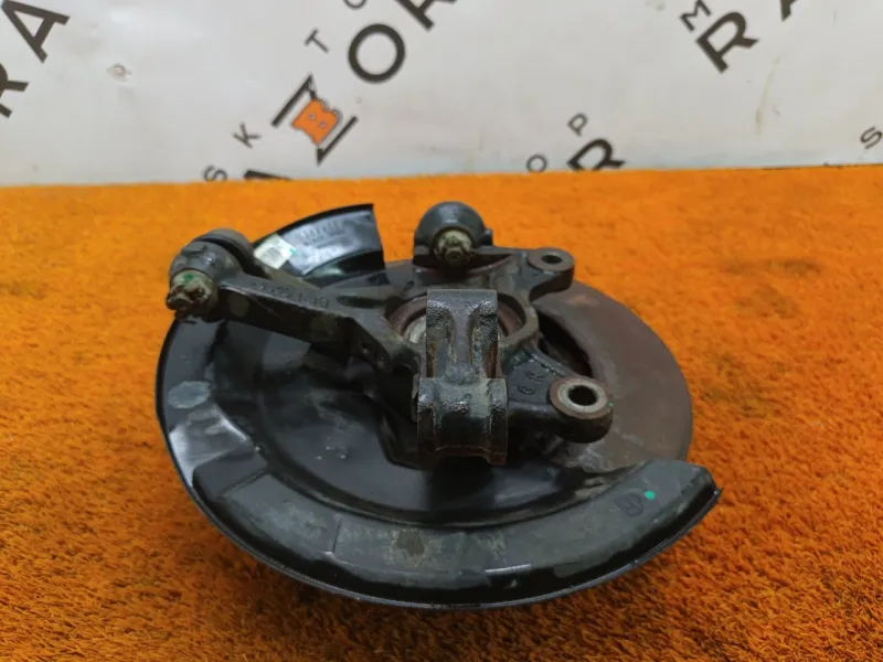 Кулак поворотный