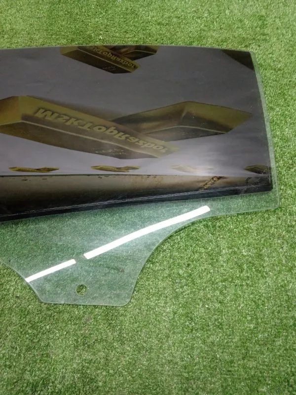 Стекло двери BMW 3-Series 2006 51427217579 E90, заднее левое