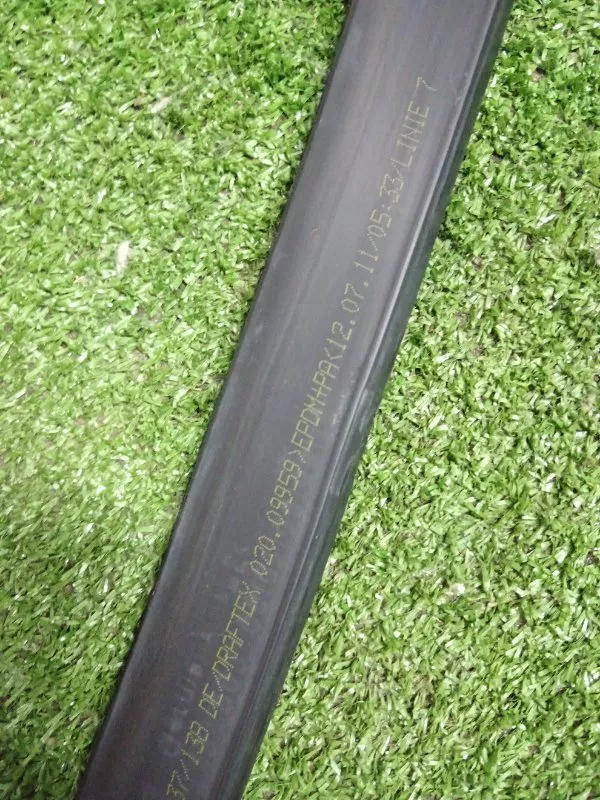 Уплотнитель стекла двери