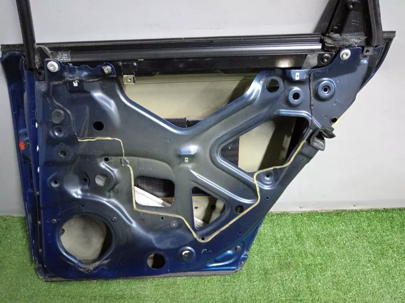 Дверь Audi A4 2007 8E0833052J B7, задняя правая
