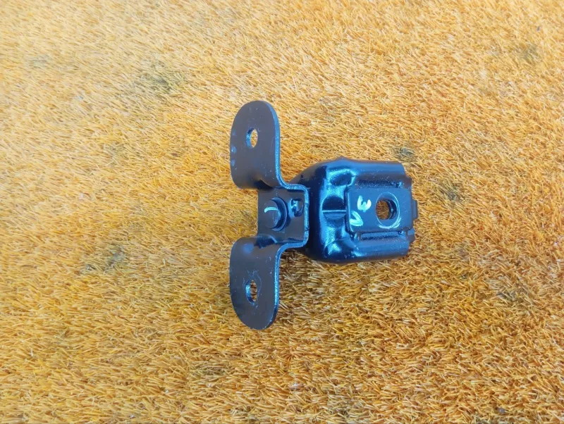 Крепление сиденья