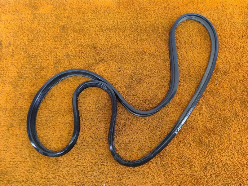 Уплотнитель багажника