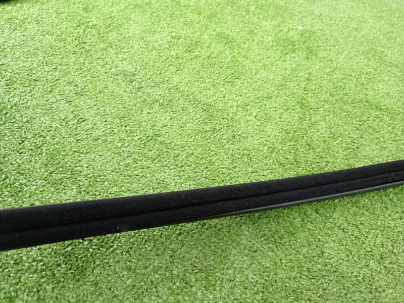 Уплотнитель стекла двери