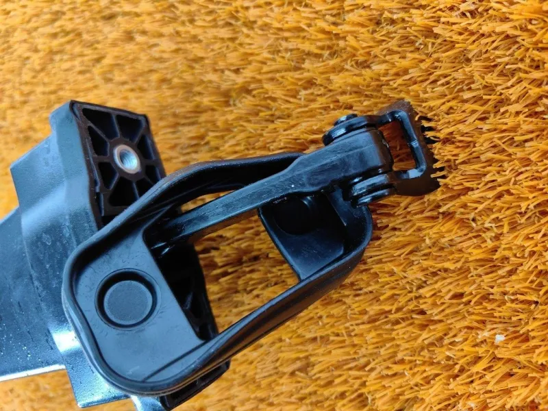 Ограничитель двери