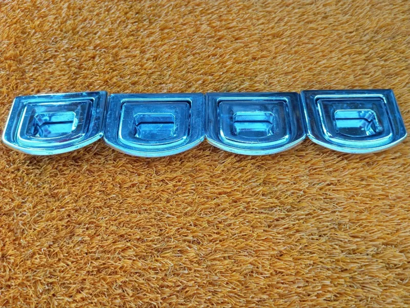 Петля багажника