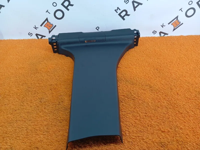 Обшивка центральной стойки