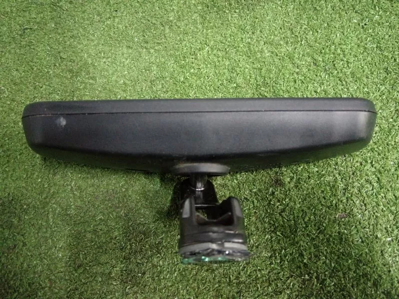 Зеркало заднего вида